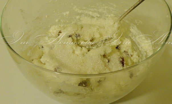 Пирог с творожными розами