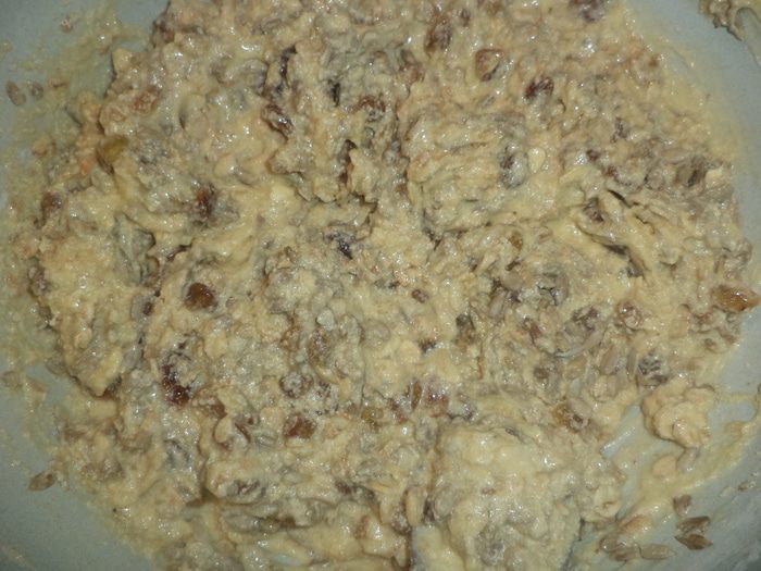 Овсяное печенье с изюмом и семечками