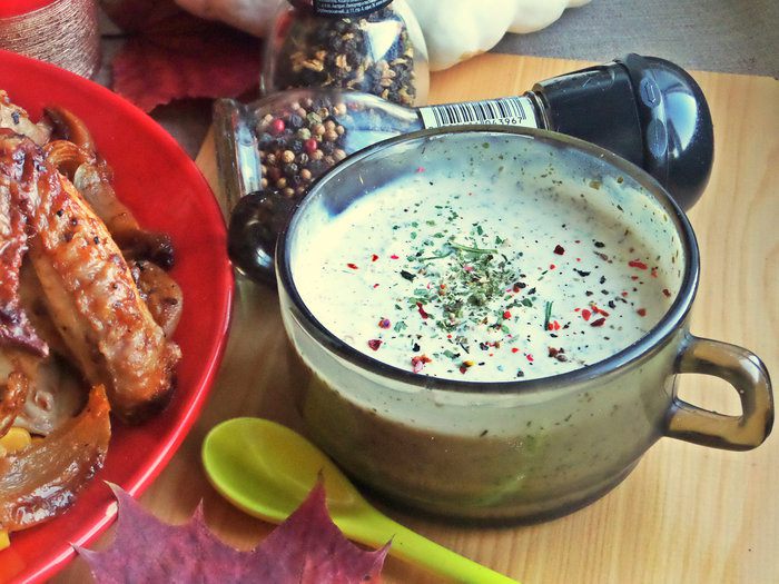 Курица с луком и гречкой