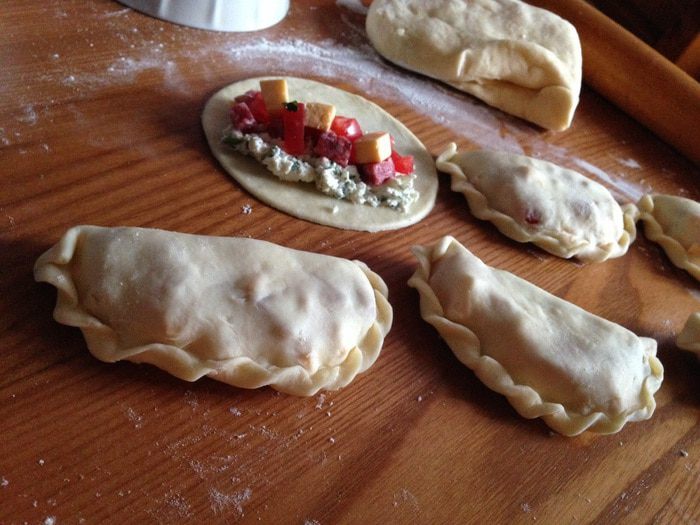 Пирожки с творогом, салями и сыром