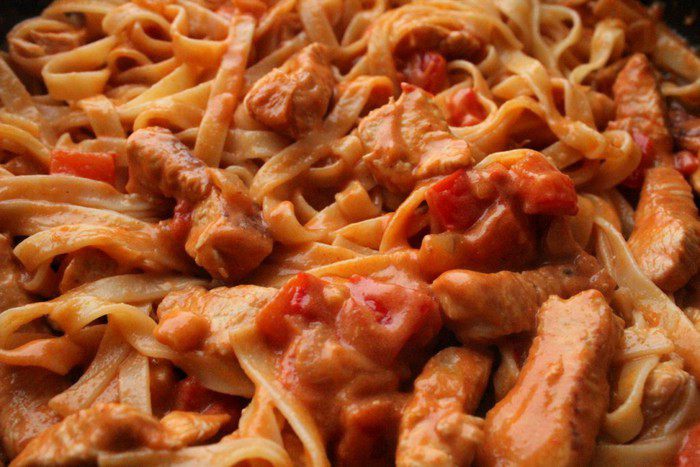 Тальятелле с гуляшом из индейки