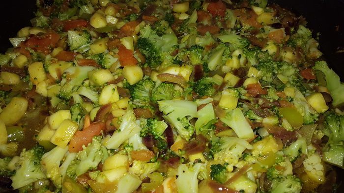 Постный &amp;quot;омлет&amp;quot; с овощами, запеченный в глиняных тарелках