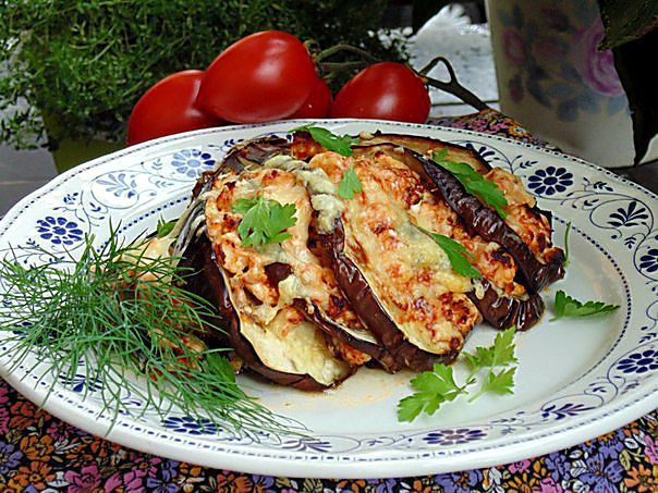 Веер из баклажана с куриным рагу