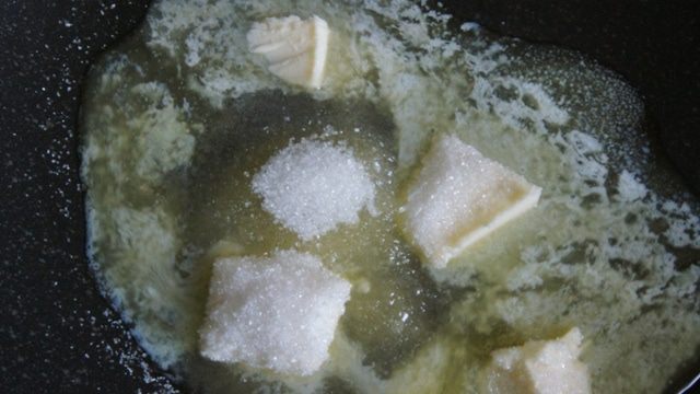 Сладкие макароны с фруктами