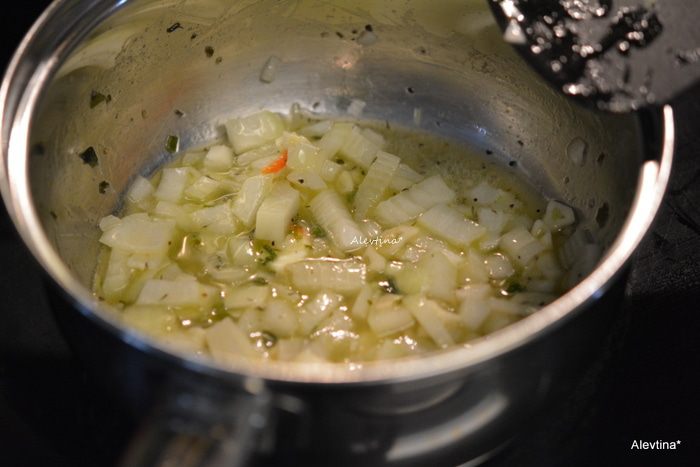 Говядина в красном винном соусе