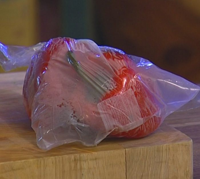 Свинина, томленная с оливками, розмарином и анчоусами