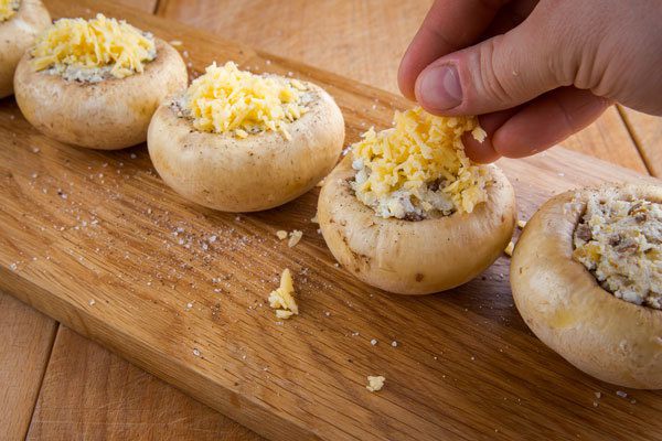 Запеченные шампиньоны по-итальянски