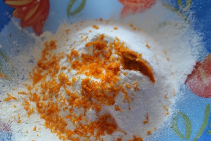 Рогалики с клюквой и кедровыми орешками