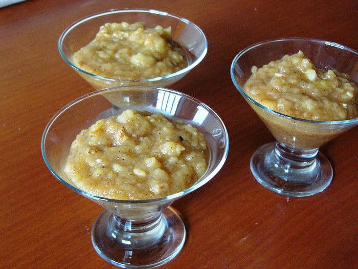Десерт из печеных яблок с молочным киселем