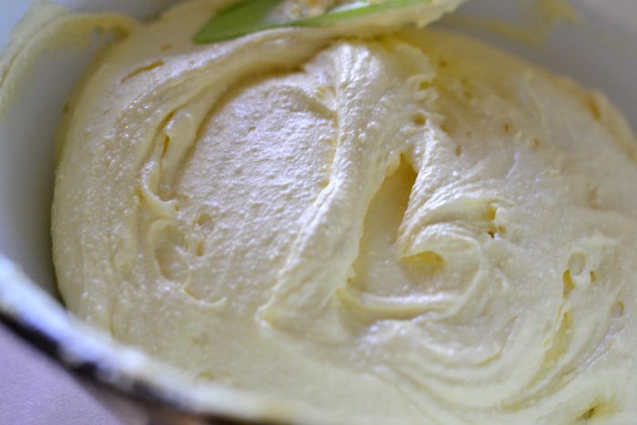 Творожный торт-мусс с ягодами в белом шоколаде