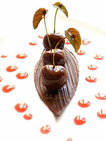 Вишня в шоколаде