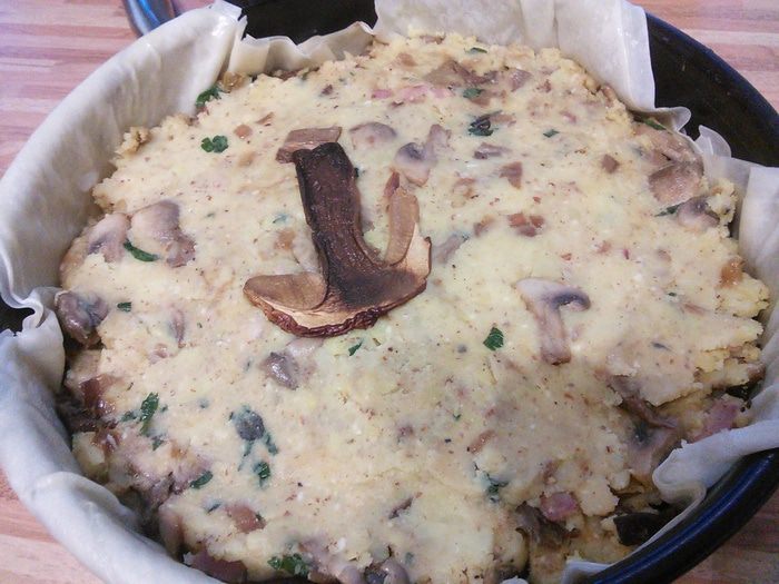 Картофельно-грибной торт с черносливом 