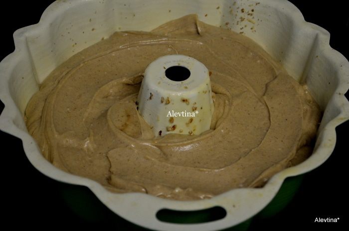 Фунтовый пряный кекс с апельсиново-ромовым соусом