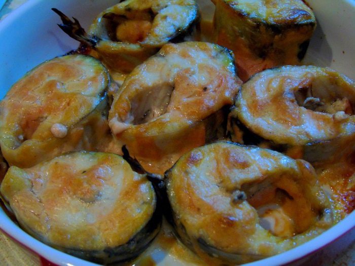 Пикантная запеченная скумбрия