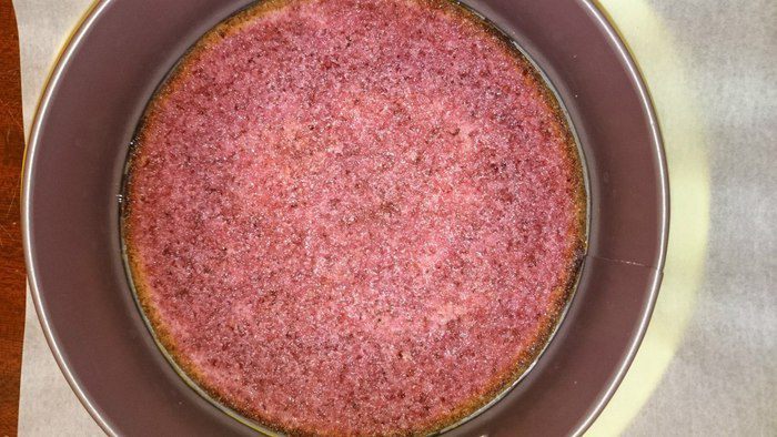 Холодный розовый чизкейк