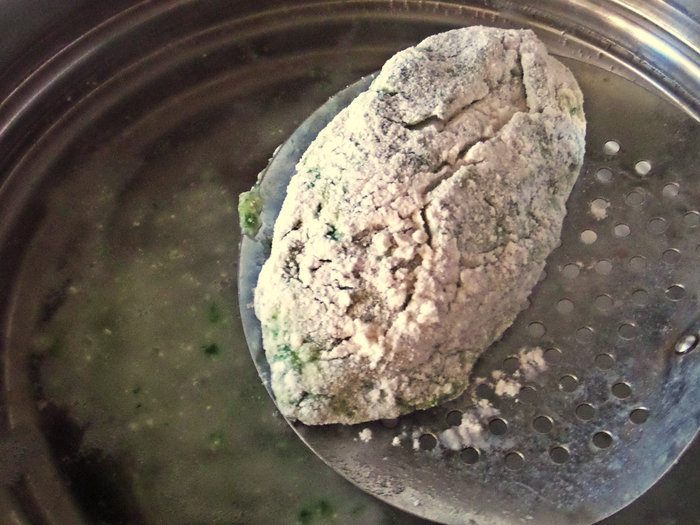 Творожные ньокки со шпинатом, запечённые под сыром