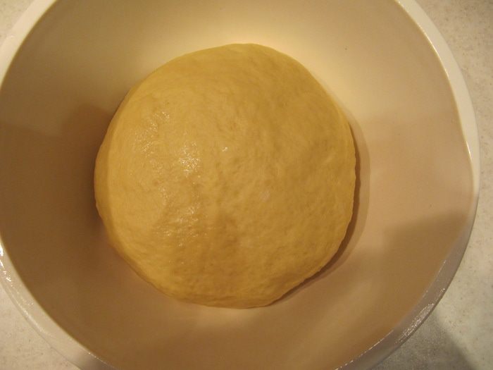 Булочки с изюмом
