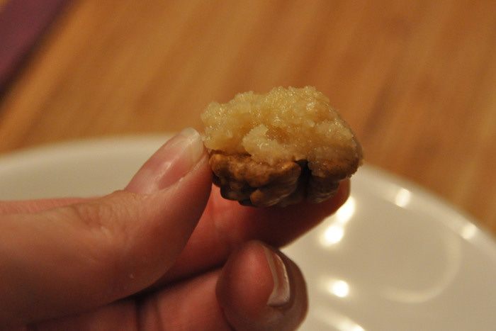 Конфетки с миндально-винной начинкой и кленовым сиропом