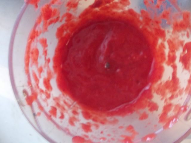 Рулет с клубничным муссом