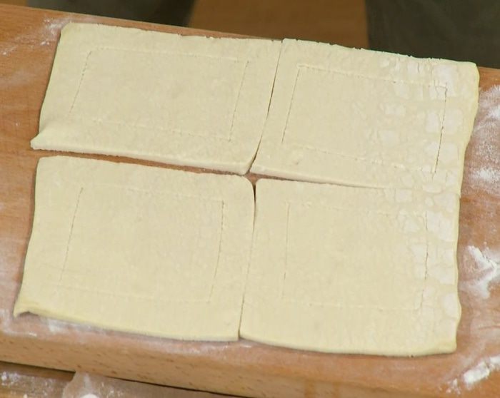 Тарталетки с яблоками и голубикой 
