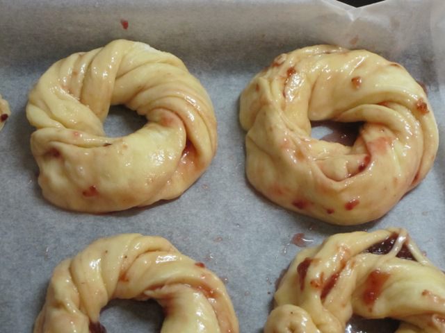 Булочки с джемом