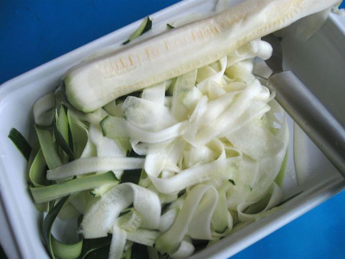 Паста с цукини, маринованными в лимонном соке