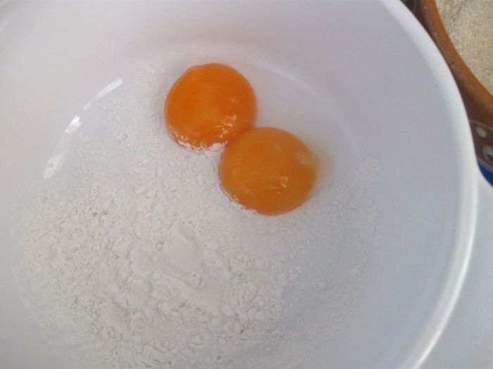   Бриошь с кусочками шоколада и кремом Патисьер