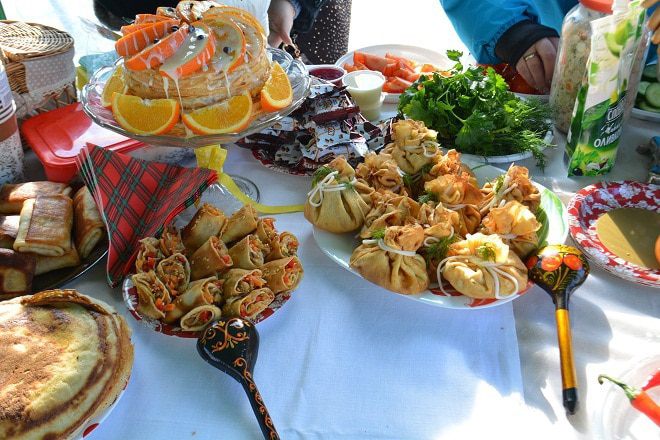 Блинный пирог с грибами и сыром