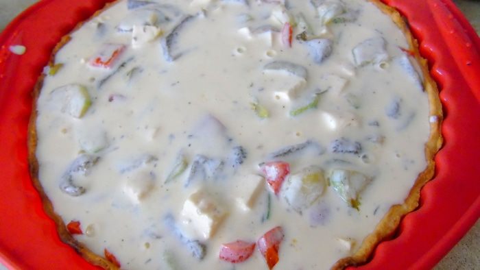 Сметанный тарт с овощами и фетой