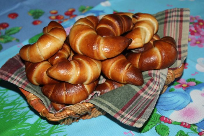 Классические французские круассаны