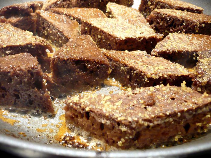 Пряное пирожное с карамельной корочкой «Чай с молоком»