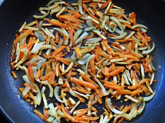 Печенка с овощами и гречкой