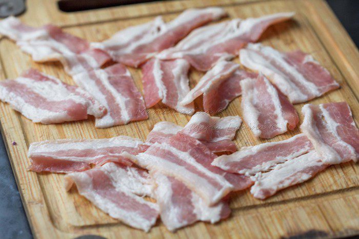 Паста с оливками, беконом и фетой