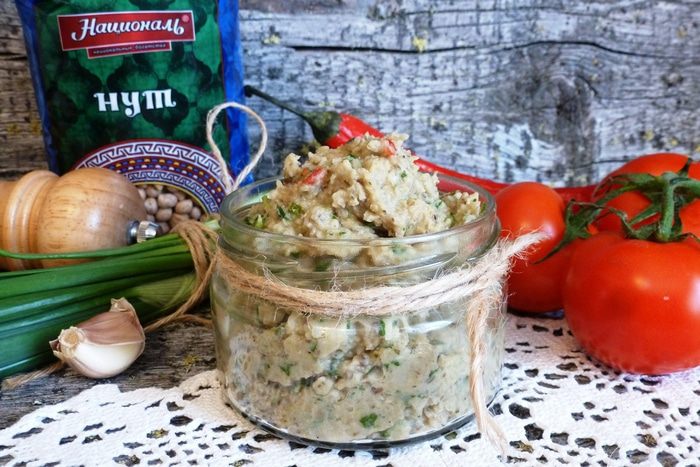 Паштет из нута с вешенками и грецкими орехами
