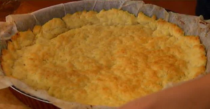 Киш с семгой и шпинатом