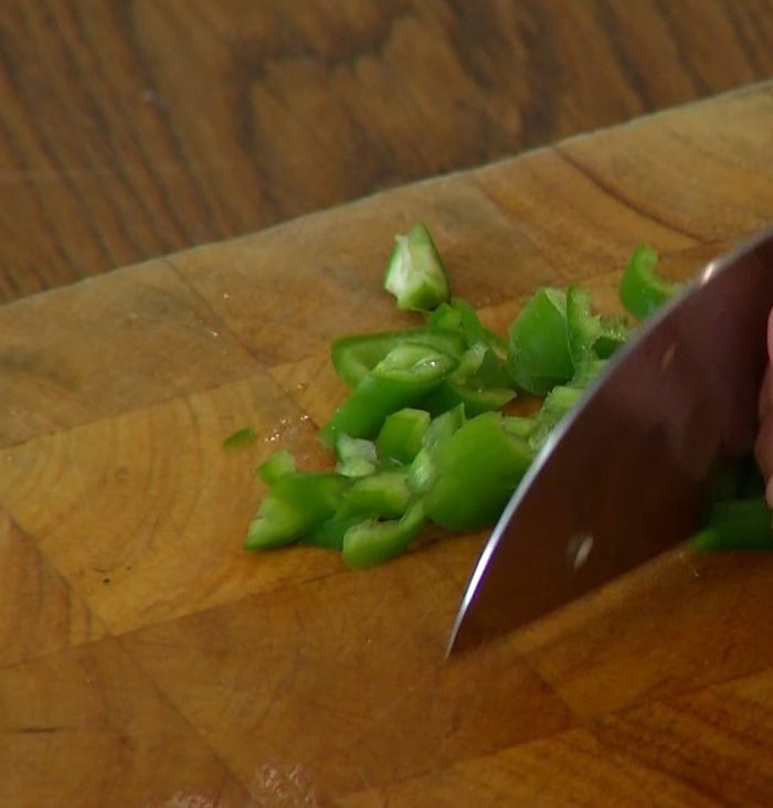 Салат с чечевицей, полбой и овощами