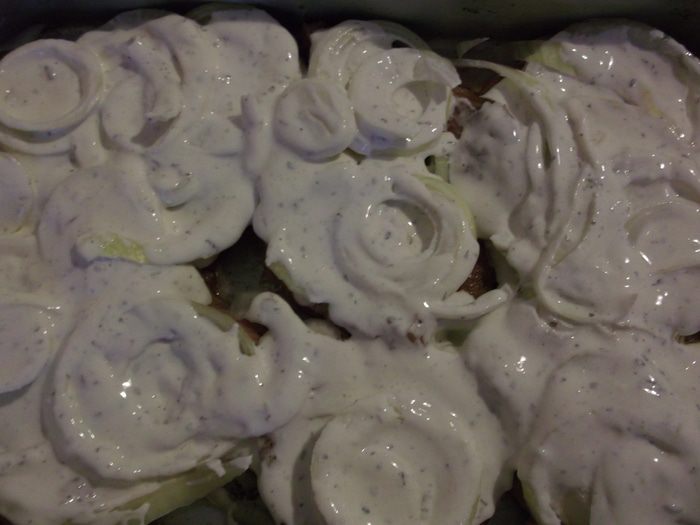 Мясо, запеченное в творожном соусе