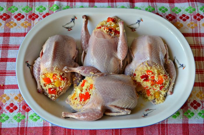 Перепела, фаршированные кускусом и запеченные в апельсиновом фреше 