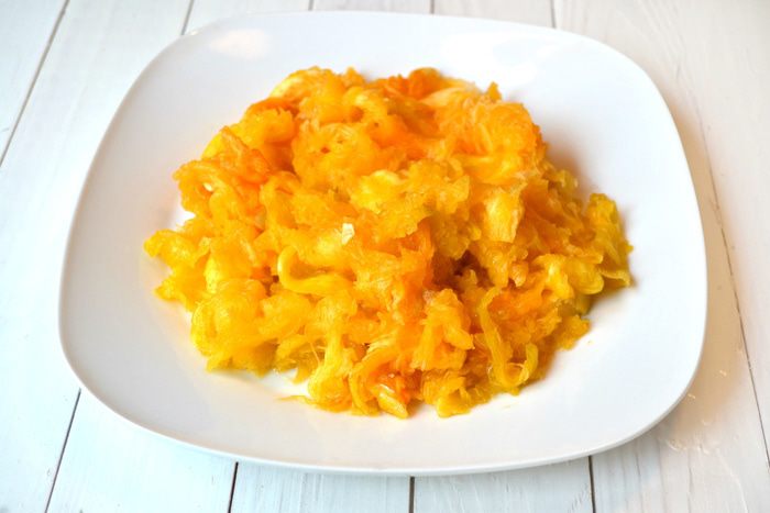 Тыквенный суп-пюре с карамелизованной свеклой и золотистым луком