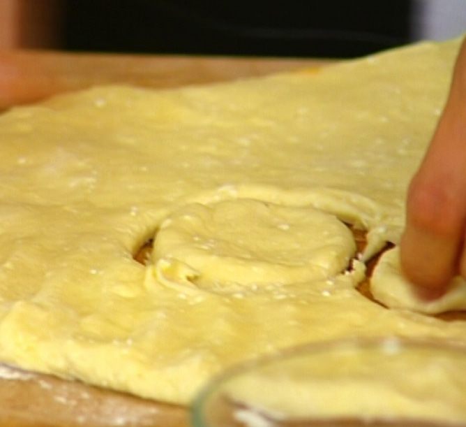Творожные пончики с изюмом