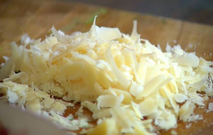 Фаршированные баклажаны с пармезаном и козьим сыром