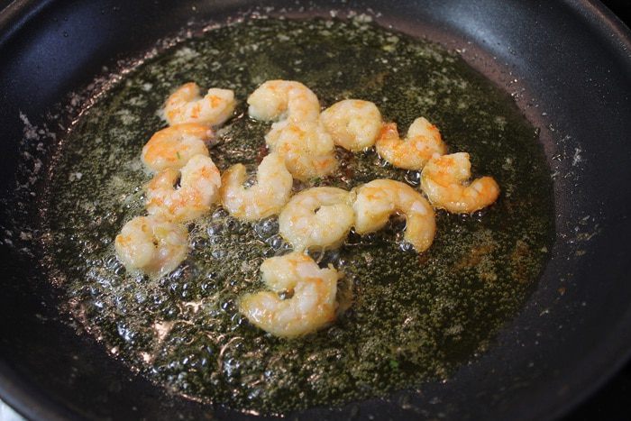 Паста фетучини с креветками и томатами