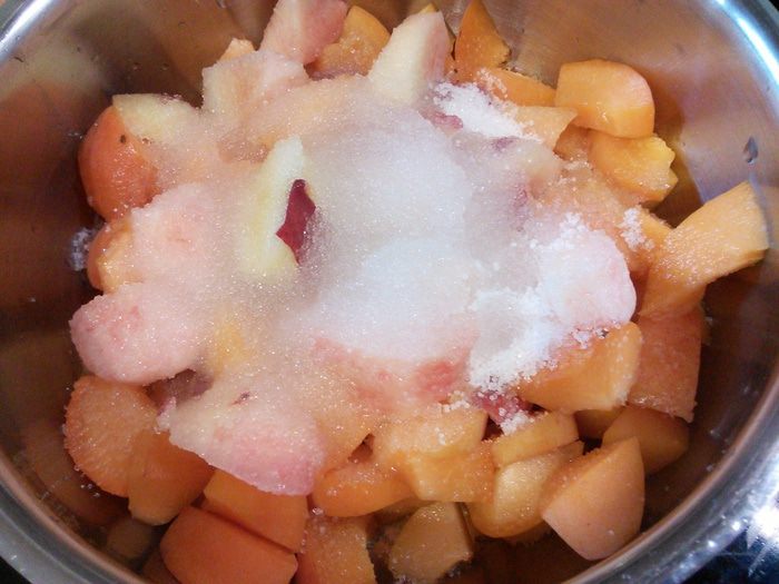 Ореховый тарт с персиковым курдом 