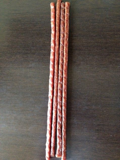 Закусочные кексы на сыворотке с сыром и охотничьими колбасками