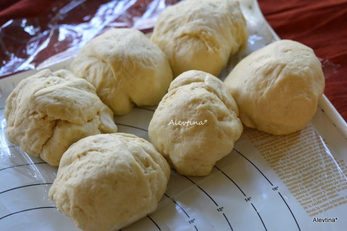 Домашняя булка с пеканом и корицей