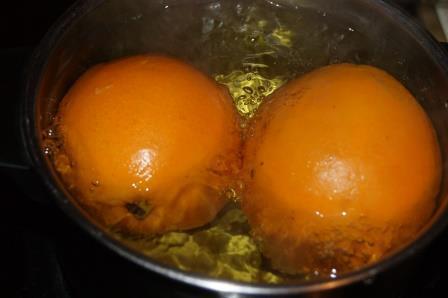 Апельсиновый кекс с миндальной мукой