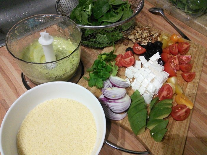 Теплый салат с курицей и кускусом 
