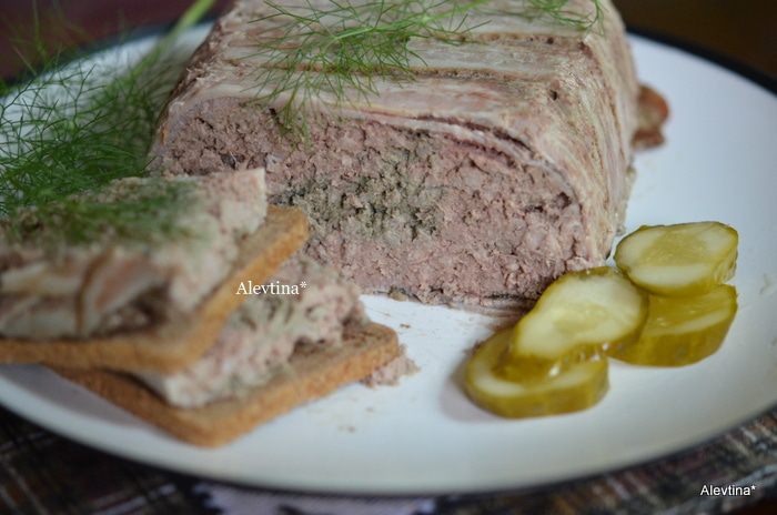 Террин из свиного фарша и куриной печени