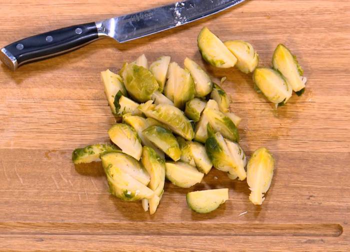 Запеканка из картофеля и брюссельской капусты 