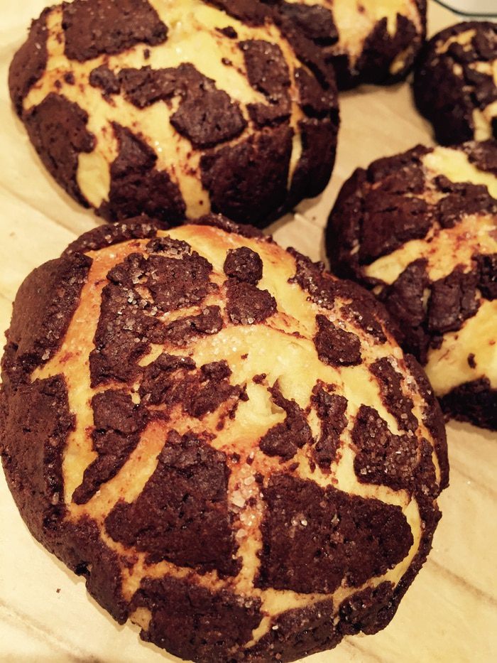 Булочки Шоко-Дыни (Choco Melon Pan)